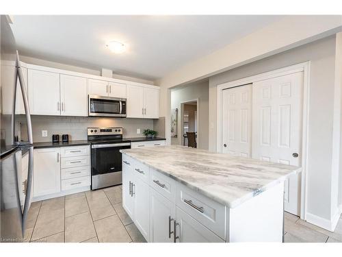 2290 Woodward Avenue, Burlington, ON - Indoor Photo Showing Kitchen