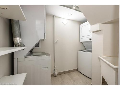 2290 Woodward Avenue, Burlington, ON - Indoor Photo Showing Laundry Room