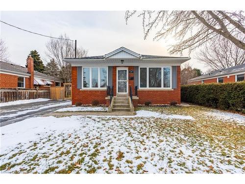 2290 Woodward Avenue, Burlington, ON - Outdoor