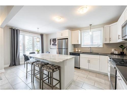 2290 Woodward Avenue, Burlington, ON - Indoor Photo Showing Kitchen With Upgraded Kitchen