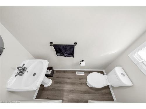 5115 Silvercreek Drive, Burlington, ON - Indoor Photo Showing Bathroom