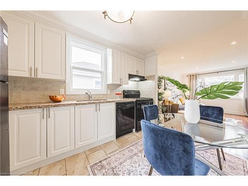 187 Summerhill Avenue, Hamilton, ON - Indoor Photo Showing Kitchen