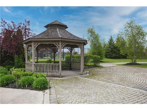 802-2585 Erin Centre Boulevard, Mississauga, ON - Outdoor With Backyard