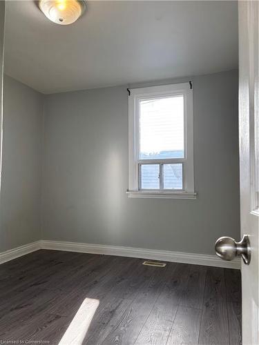 46 Delena Avenue S, Hamilton, ON - Indoor Photo Showing Other Room