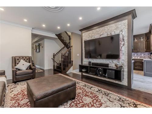 3898 Tufgar Crescent, Burlington, ON - Indoor Photo Showing Living Room