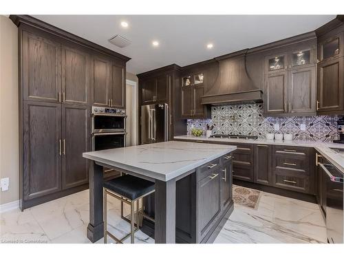 3898 Tufgar Crescent, Burlington, ON - Indoor Photo Showing Kitchen With Upgraded Kitchen