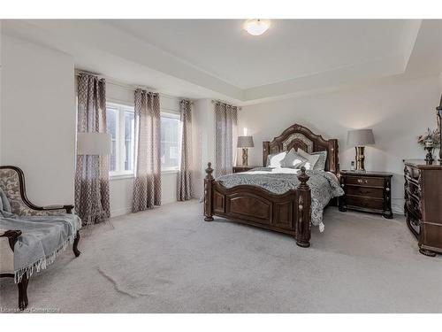 3898 Tufgar Crescent, Burlington, ON - Indoor Photo Showing Bedroom