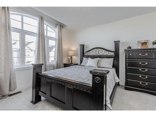 3898 Tufgar Crescent, Burlington, ON - Indoor Photo Showing Bedroom