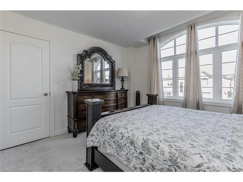 3898 Tufgar Crescent, Burlington, ON - Indoor Photo Showing Bedroom