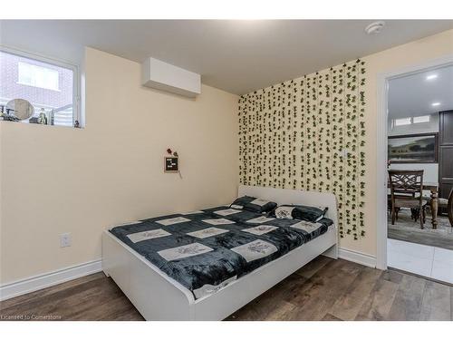 3898 Tufgar Crescent, Burlington, ON - Indoor Photo Showing Bedroom