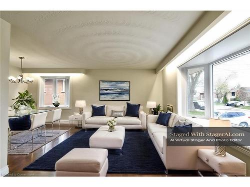 290 Carson Drive, Hamilton, ON - Indoor Photo Showing Living Room