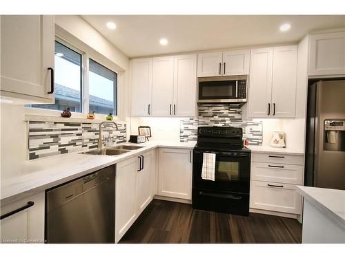 290 Carson Drive, Hamilton, ON - Indoor Photo Showing Kitchen With Double Sink With Upgraded Kitchen