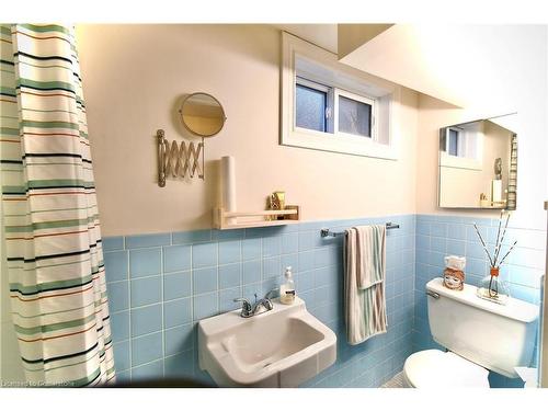 290 Carson Drive, Hamilton, ON - Indoor Photo Showing Bathroom