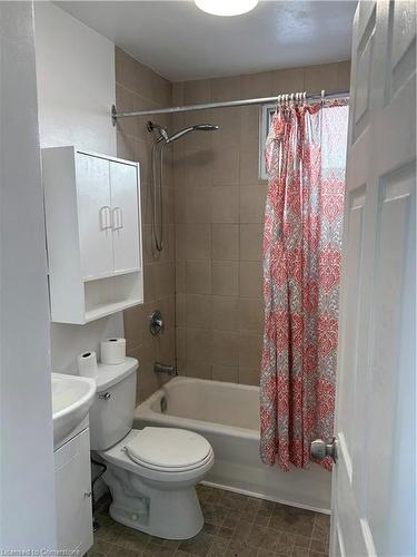 46 Delena Avenue S, Hamilton, ON - Indoor Photo Showing Bathroom