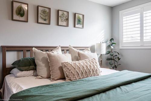 65 Crawford Drive, Hamilton, ON - Indoor Photo Showing Bedroom