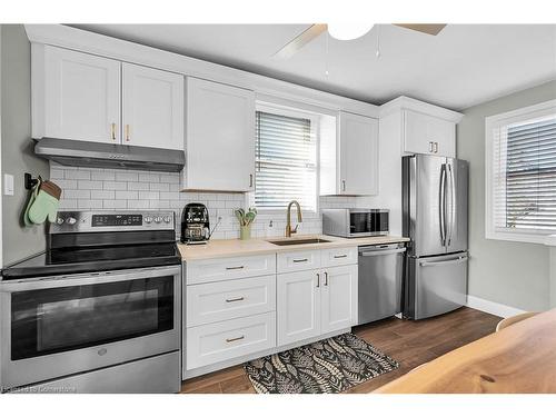 291 Thayer Avenue, Hamilton, ON - Indoor Photo Showing Kitchen