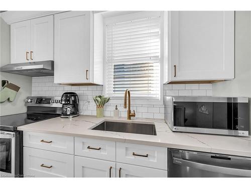 291 Thayer Avenue, Hamilton, ON - Indoor Photo Showing Kitchen