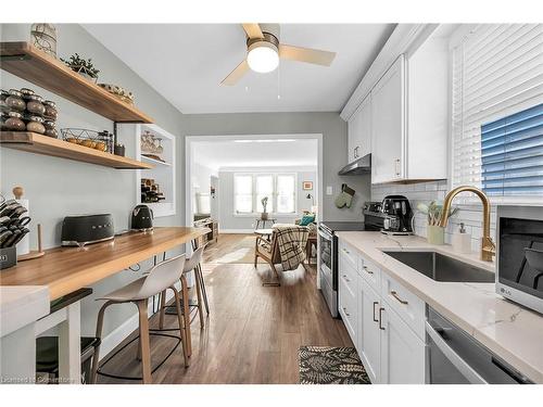 291 Thayer Avenue, Hamilton, ON - Indoor Photo Showing Kitchen