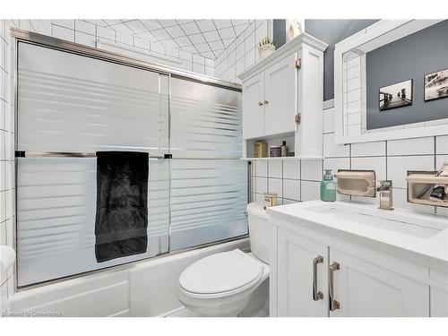 291 Thayer Avenue, Hamilton, ON - Indoor Photo Showing Bathroom