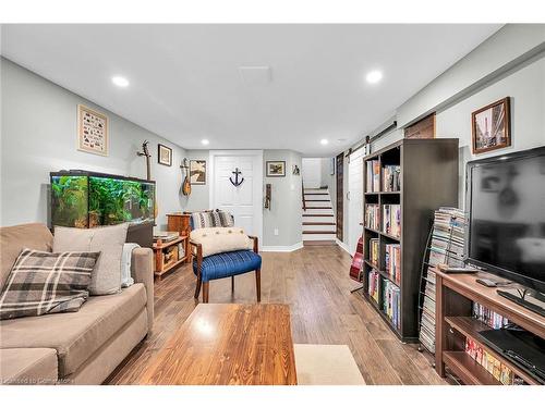 291 Thayer Avenue, Hamilton, ON - Indoor Photo Showing Other Room