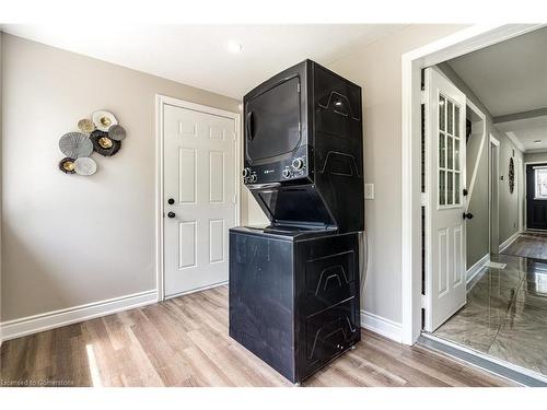 26 Cambridge Avenue, Hamilton, ON - Indoor Photo Showing Laundry Room