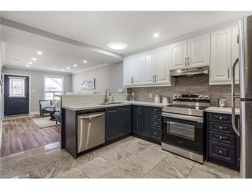 26 Cambridge Avenue, Hamilton, ON - Indoor Photo Showing Kitchen