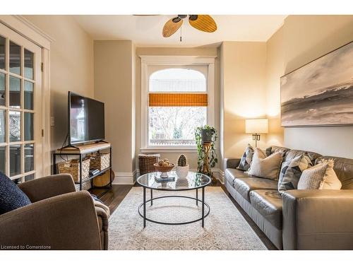 48 Macaulay Street W, Hamilton, ON - Indoor Photo Showing Living Room