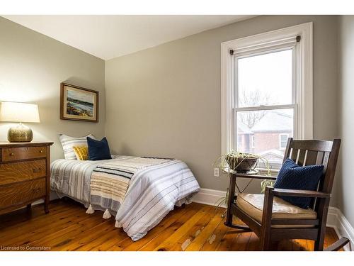 48 Macaulay Street W, Hamilton, ON - Indoor Photo Showing Bedroom