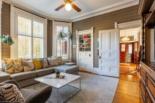 114 Aberdeen Avenue, Hamilton, ON - Indoor Photo Showing Living Room