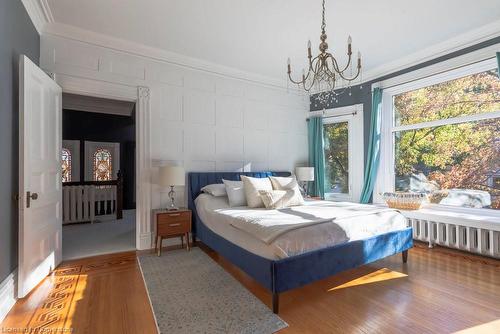 114 Aberdeen Avenue, Hamilton, ON - Indoor Photo Showing Bedroom