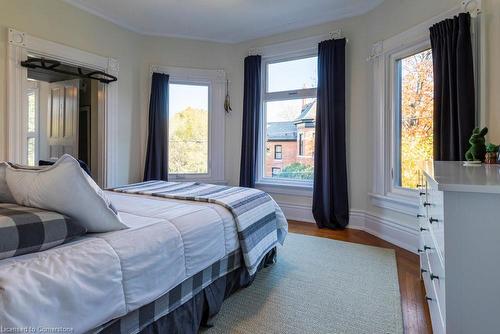 114 Aberdeen Avenue, Hamilton, ON - Indoor Photo Showing Bedroom