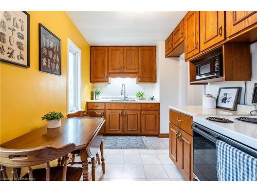 129 East 35Th Street, Hamilton, ON - Indoor Photo Showing Kitchen