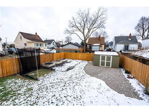 129 East 35Th Street, Hamilton, ON - Outdoor With Backyard