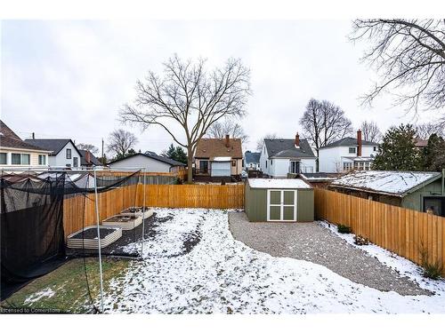 129 East 35Th Street, Hamilton, ON - Outdoor With Backyard