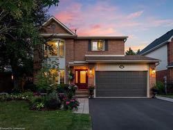 2079 Hunters Wood Drive  Burlington, ON L7M 2T1