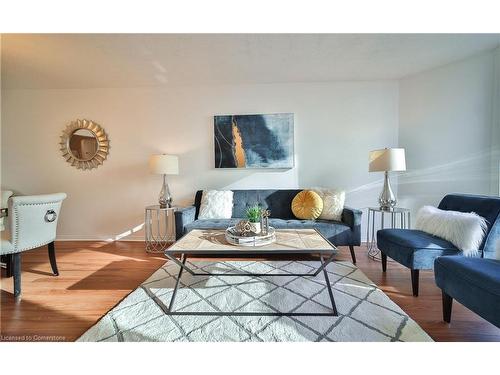 705-1270 Maple Crossing Boulevard, Burlington, ON - Indoor Photo Showing Living Room