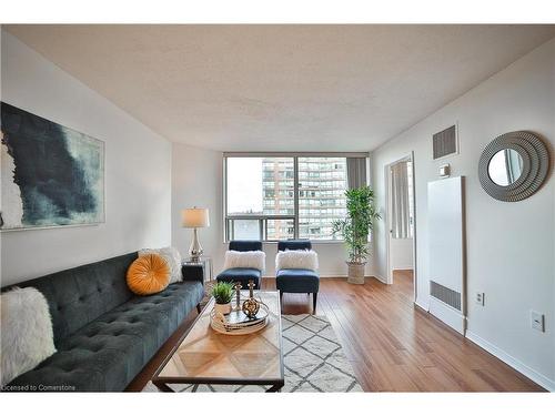 705-1270 Maple Crossing Boulevard, Burlington, ON - Indoor Photo Showing Living Room