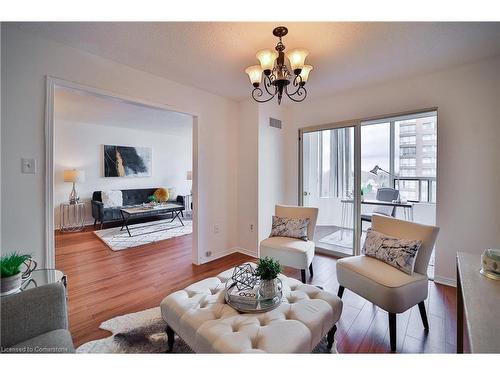 705-1270 Maple Crossing Boulevard, Burlington, ON - Indoor Photo Showing Living Room