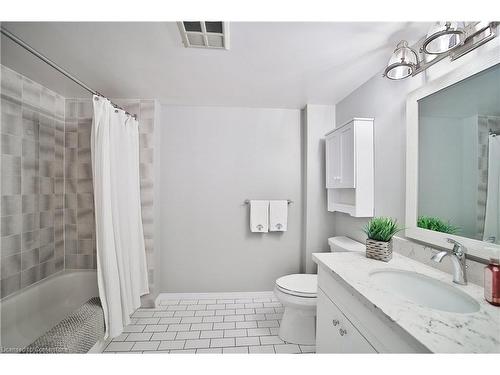 705-1270 Maple Crossing Boulevard, Burlington, ON - Indoor Photo Showing Bathroom