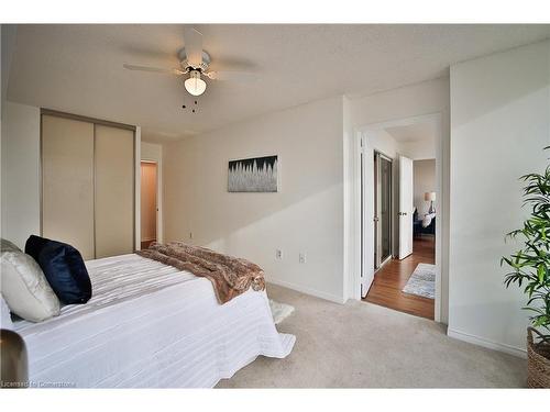 705-1270 Maple Crossing Boulevard, Burlington, ON - Indoor Photo Showing Bedroom