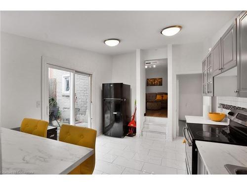 145 Cathcart Street, Hamilton, ON - Indoor Photo Showing Kitchen