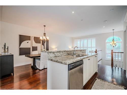 2946 Singleton Common, Burlington, ON - Indoor Photo Showing Kitchen With Double Sink With Upgraded Kitchen