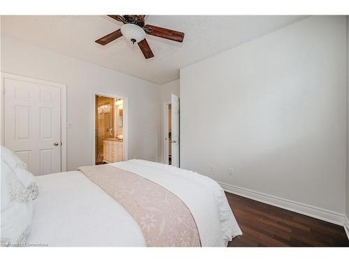 2946 Singleton Common, Burlington, ON - Indoor Photo Showing Bedroom