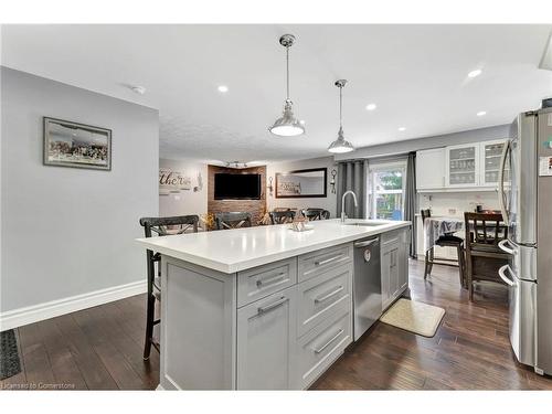 100 Stone Church Road E, Hamilton, ON - Indoor Photo Showing Kitchen With Upgraded Kitchen