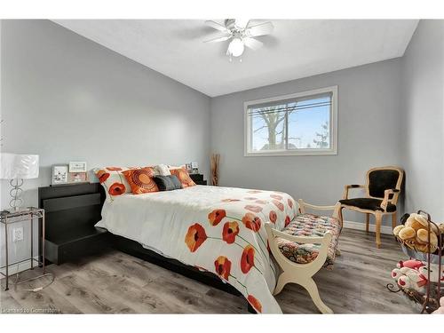 100 Stone Church Road E, Hamilton, ON - Indoor Photo Showing Bedroom