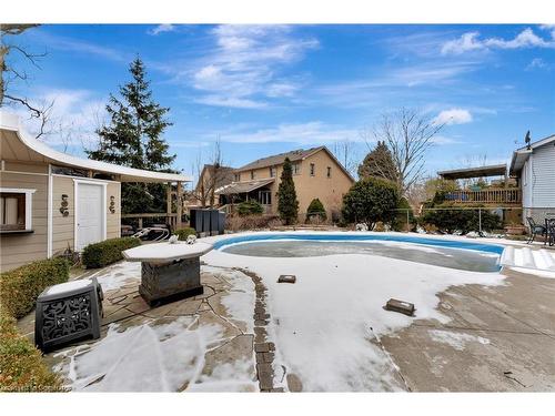 100 Stone Church Road E, Hamilton, ON - Outdoor With In Ground Pool With Backyard