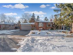 15 Laurendale Avenue  Waterdown, ON L8B 0B3