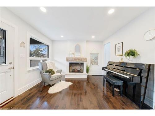 21 East 19Th Street, Hamilton, ON - Indoor Photo Showing Living Room With Fireplace