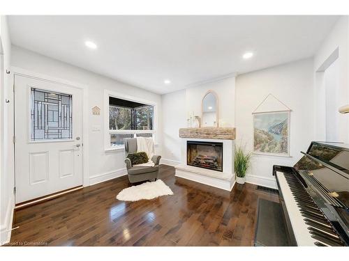 21 East 19Th Street, Hamilton, ON - Indoor Photo Showing Living Room With Fireplace