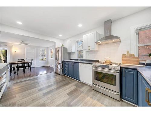 21 East 19Th Street, Hamilton, ON - Indoor Photo Showing Kitchen